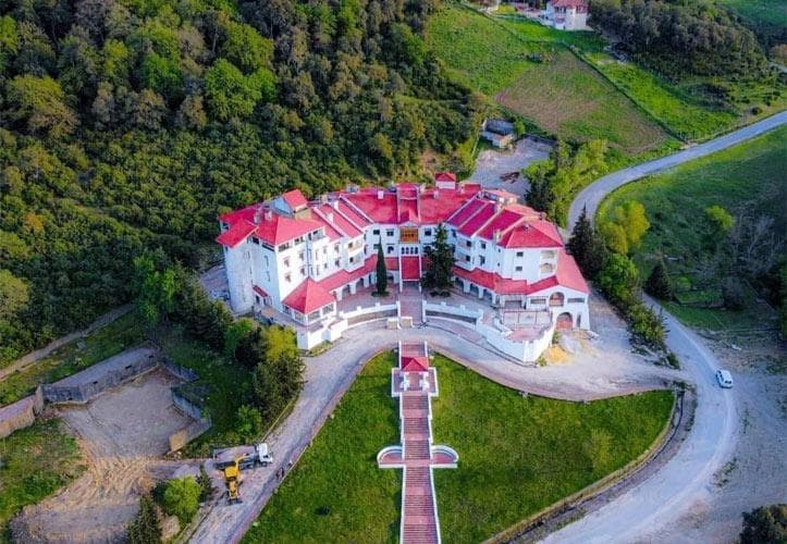 Votre Refuge au Cœur des Bois